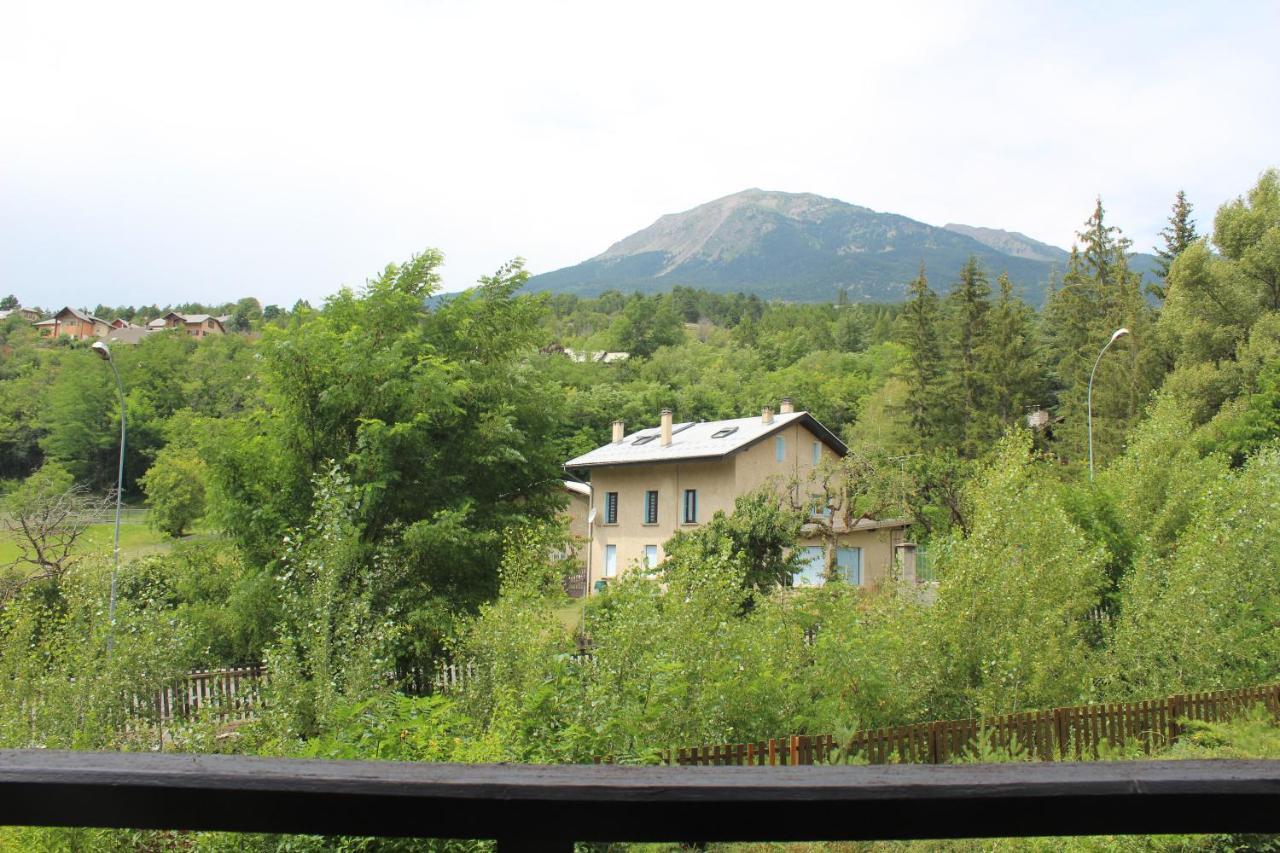 Appartement au calme, à deux pas du plan d eau Embrun Exterior foto